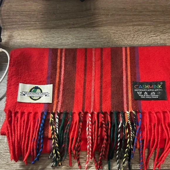 Red Tartan Scarf - Picture 2 of 2